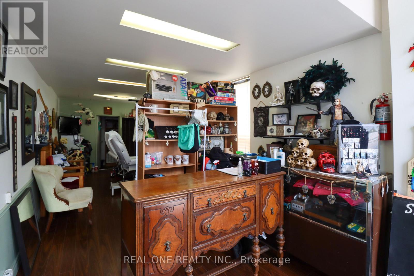 10 Mill Street E Property Photo 8