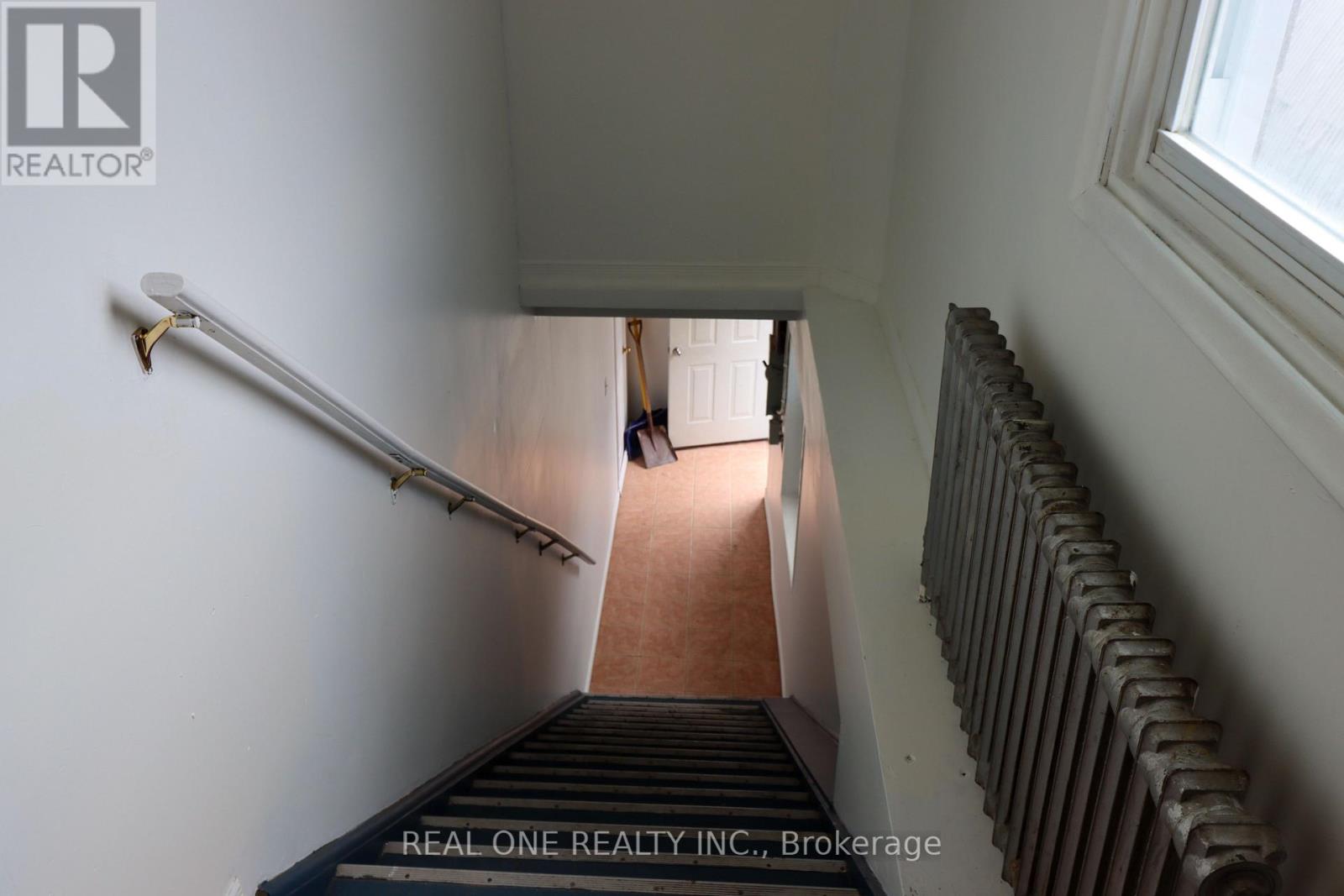 10 Mill Street E Property Photo 11