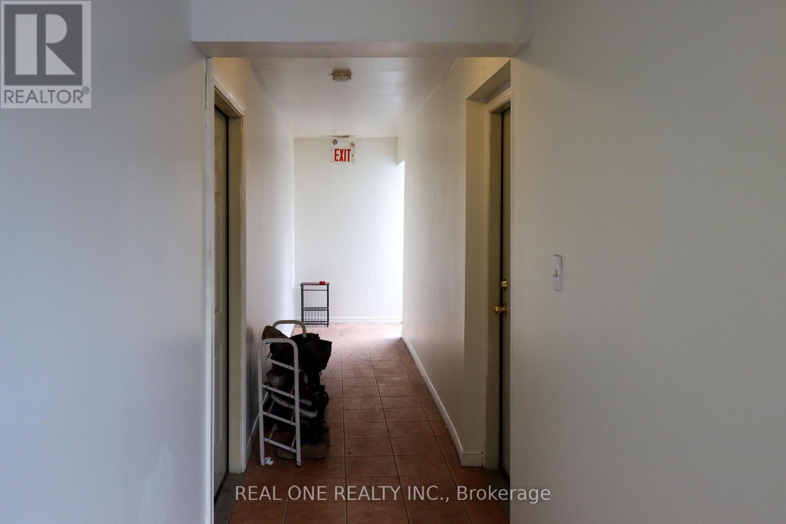 10 Mill Street E Property Photo 12