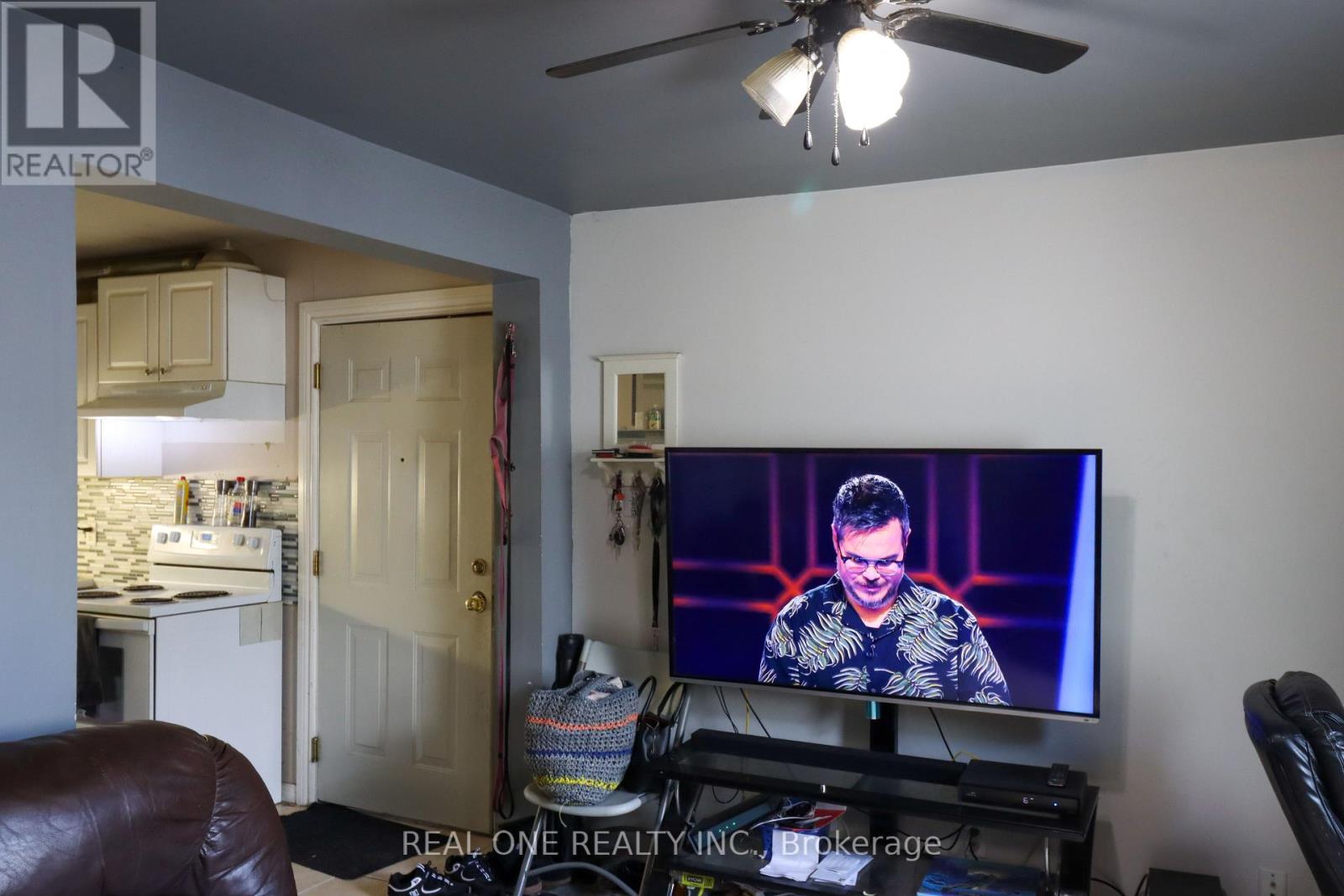 10 Mill Street E Property Photo 13