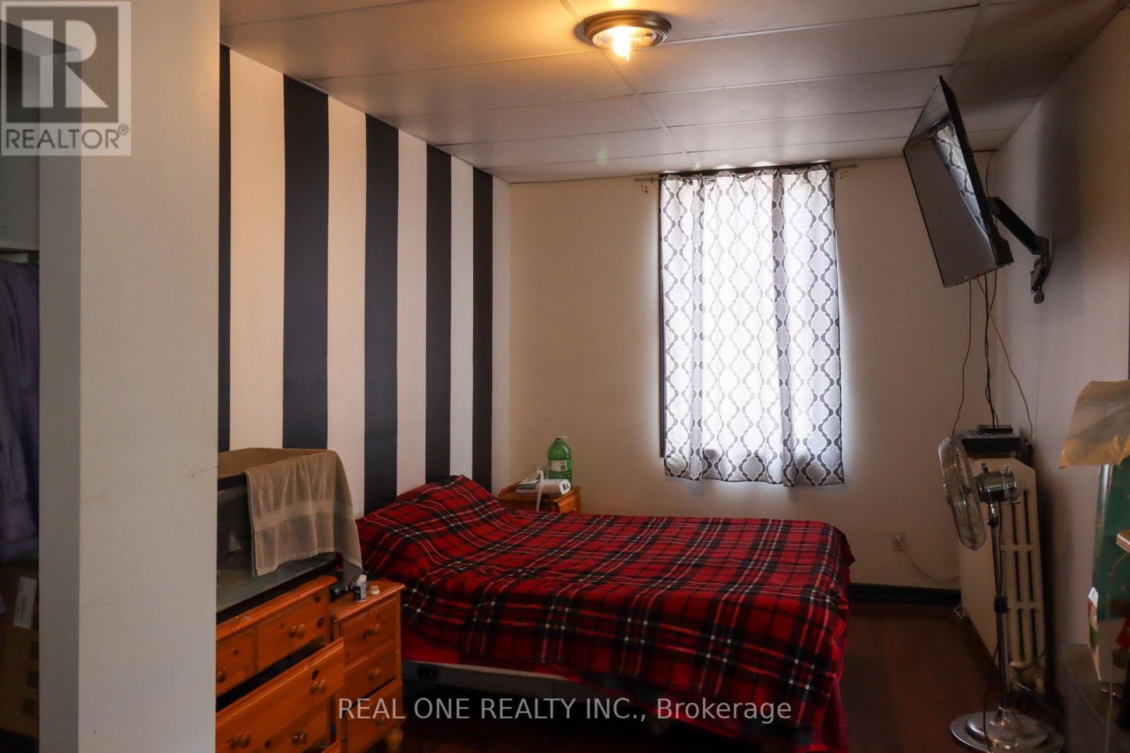 10 Mill Street E Property Photo 17