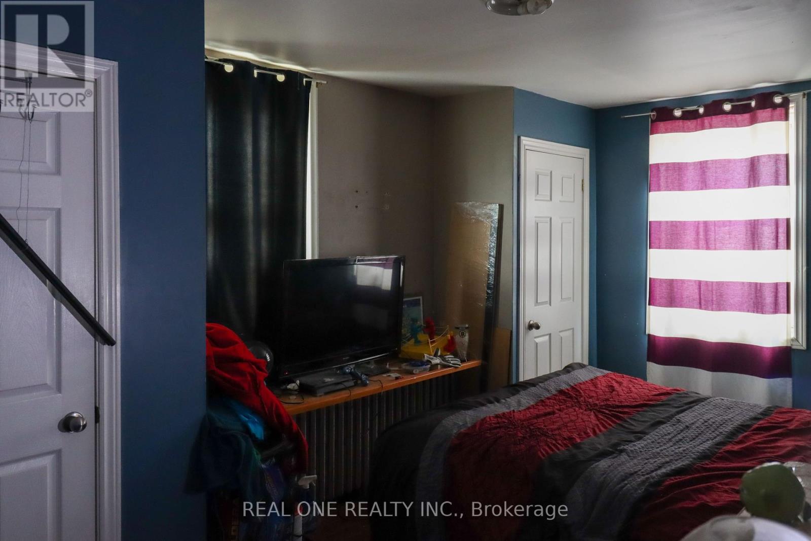 10 Mill Street E Property Photo 18