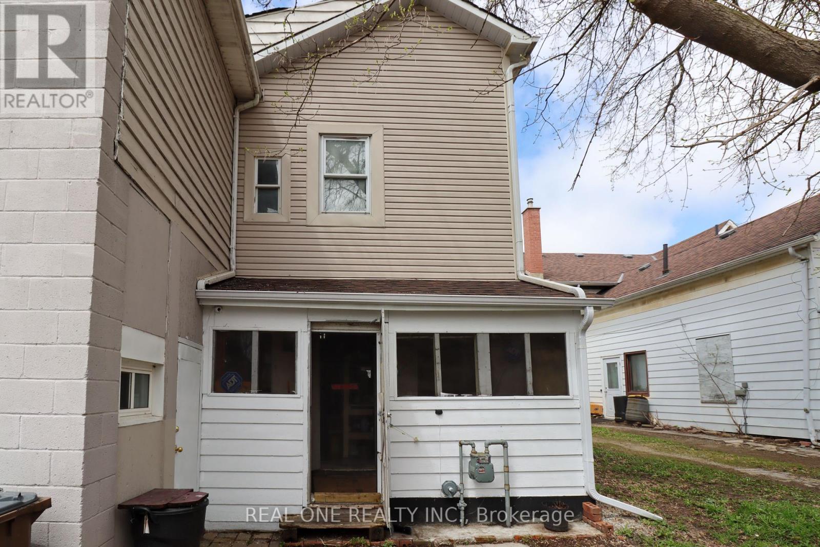 10 Mill Street E Property Photo 20