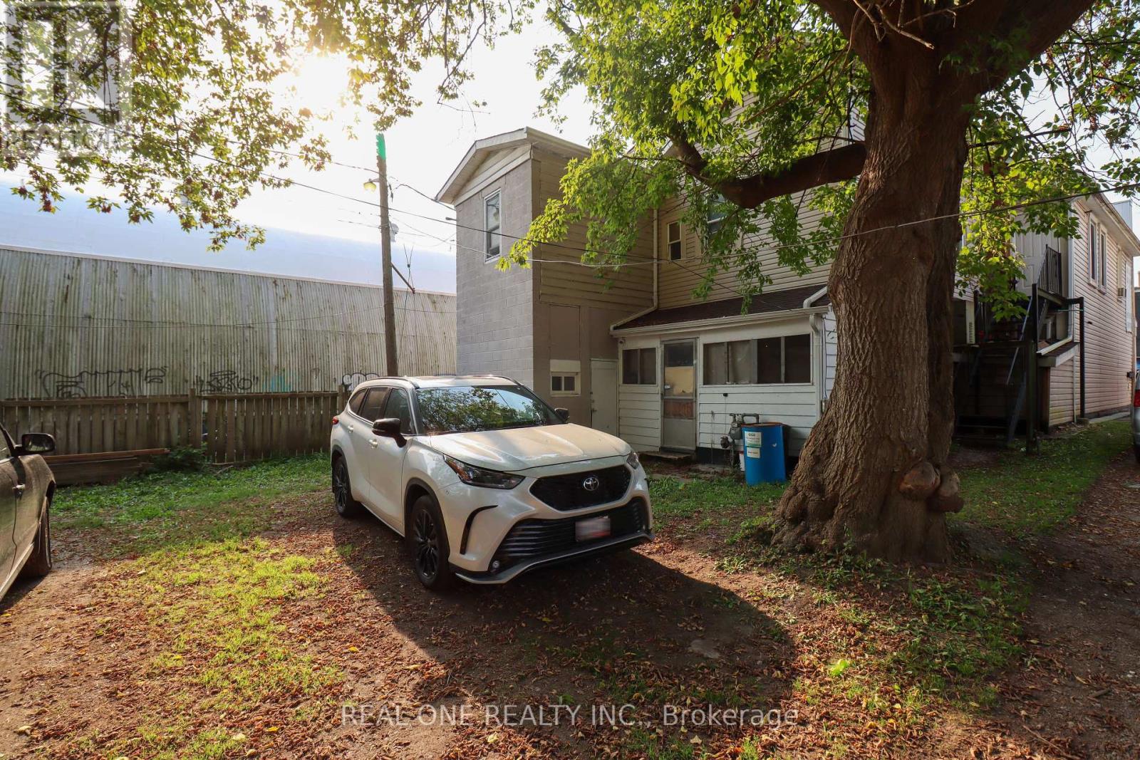 10 Mill Street E Property Photo 22