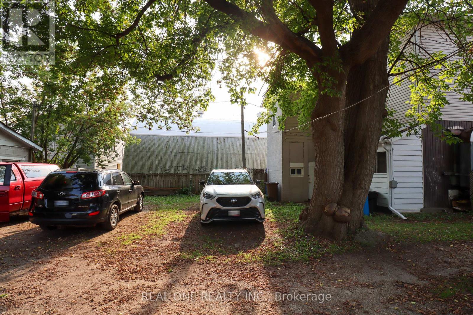 10 Mill Street E Property Photo 23