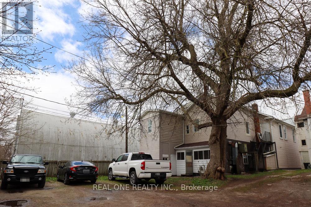 10 Mill Street E Property Photo 24