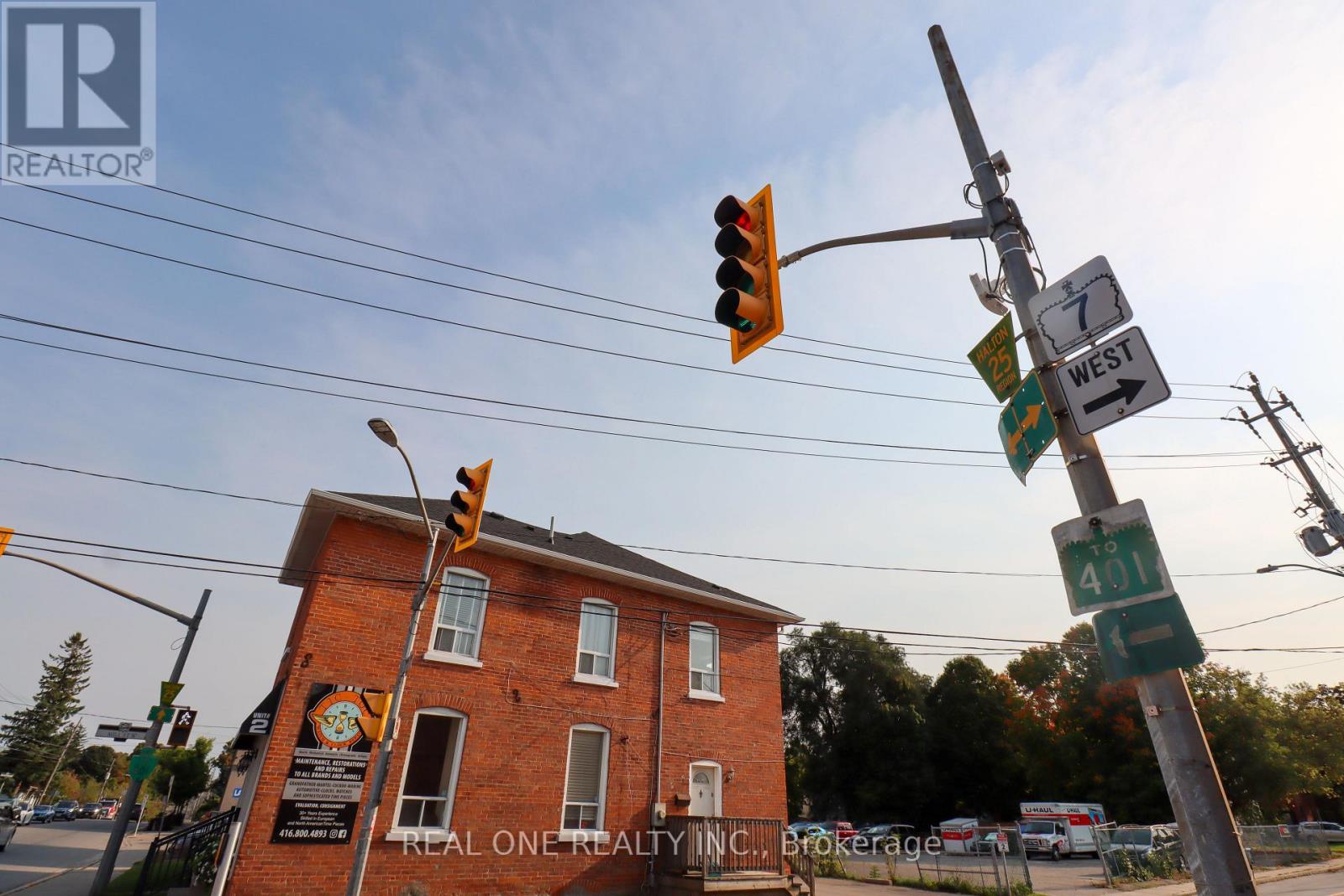 10 Mill Street E Property Photo 31