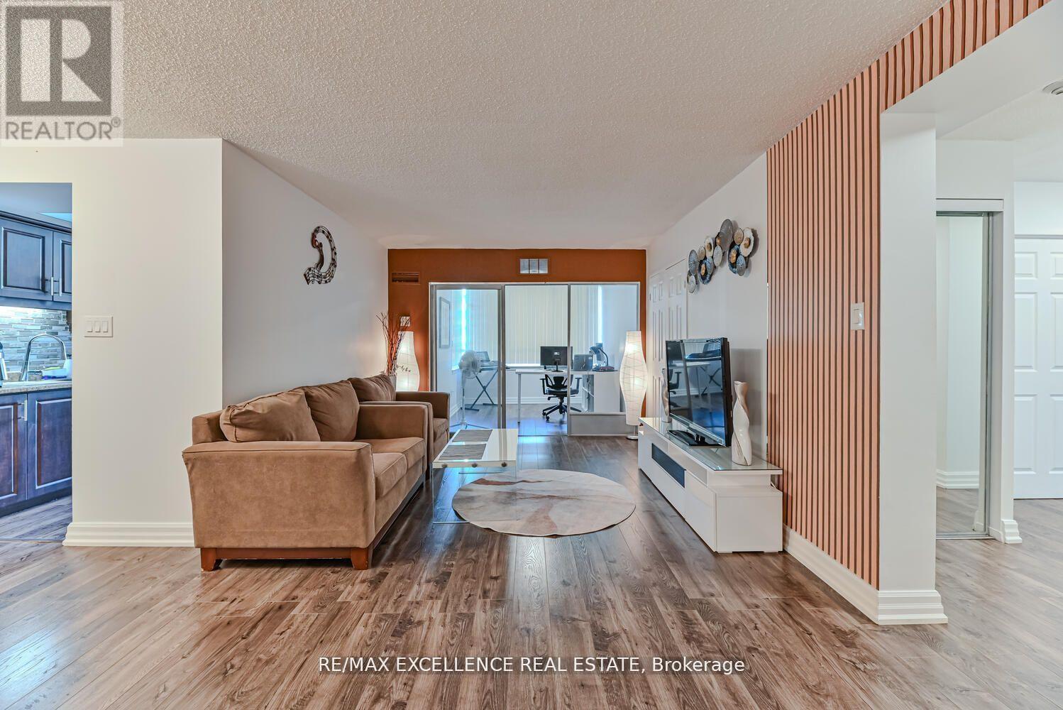 1002 - 5 Lisa Street Property Photo 9