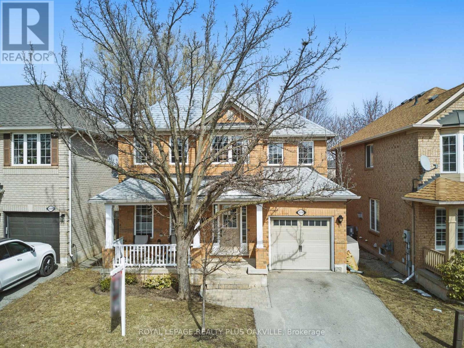 2233 Oakhaven Drive Property Photo 1