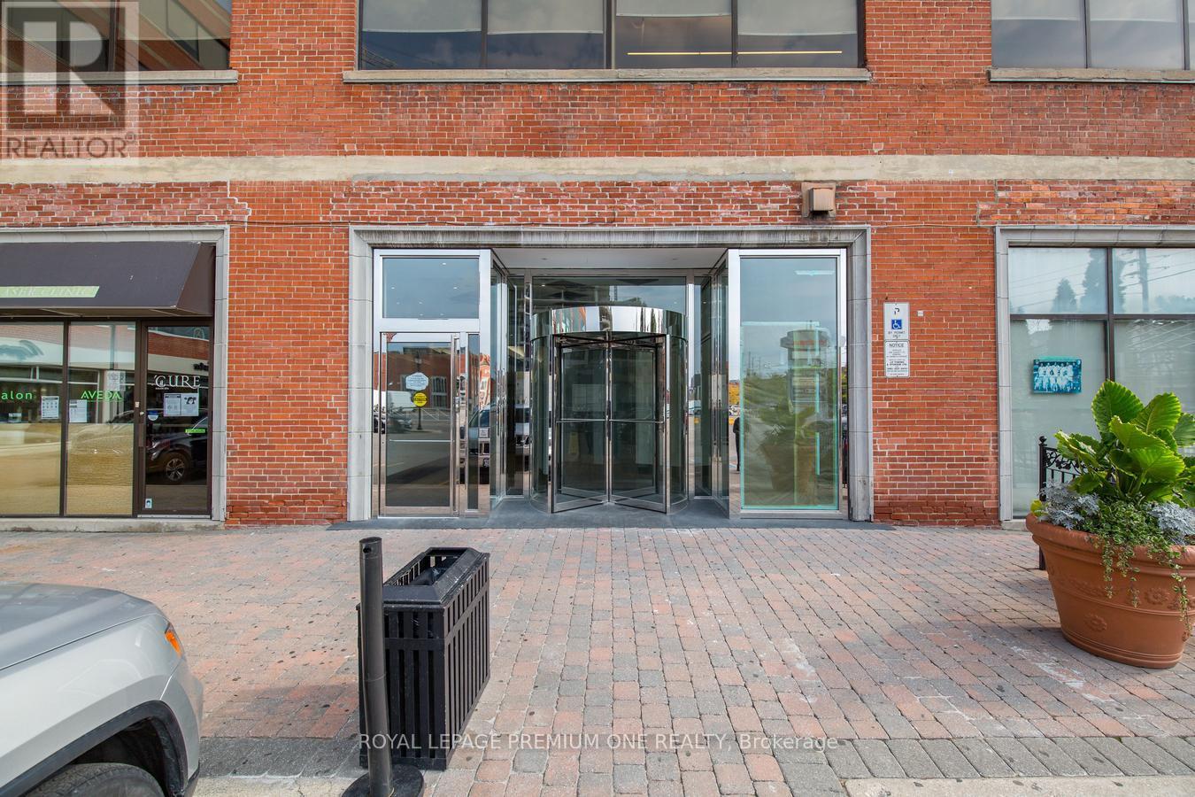 403 - 672 Dupont Street Property Photo 4