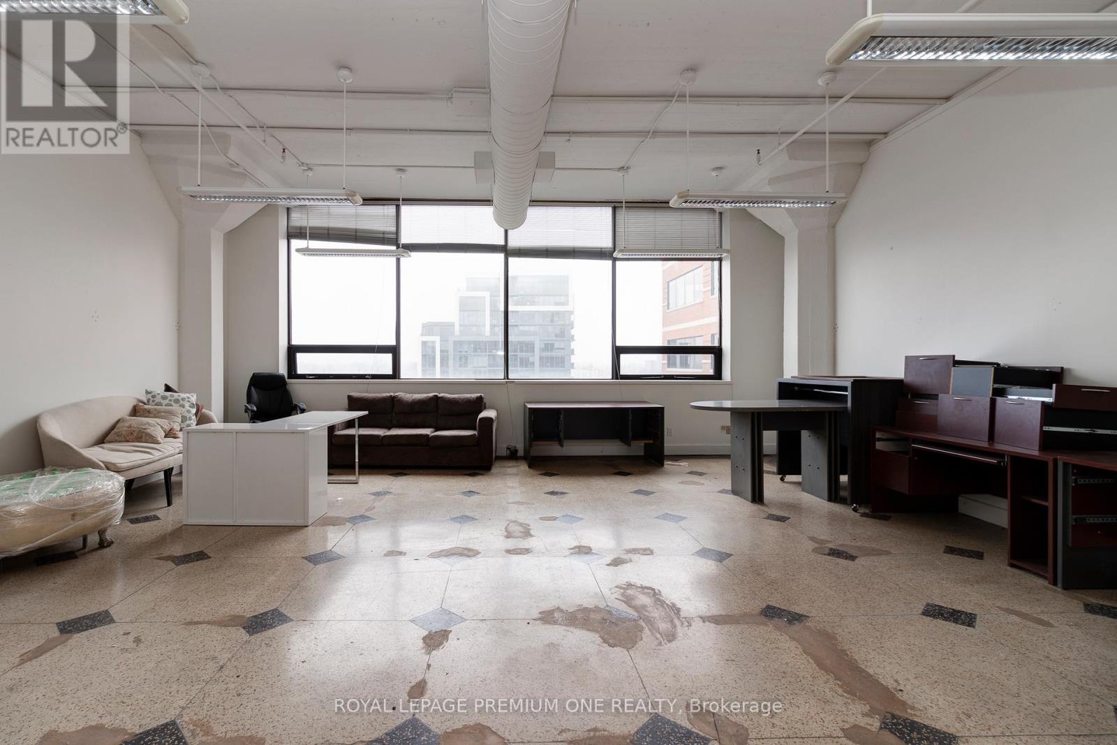 403 - 672 Dupont Street Property Photo 5