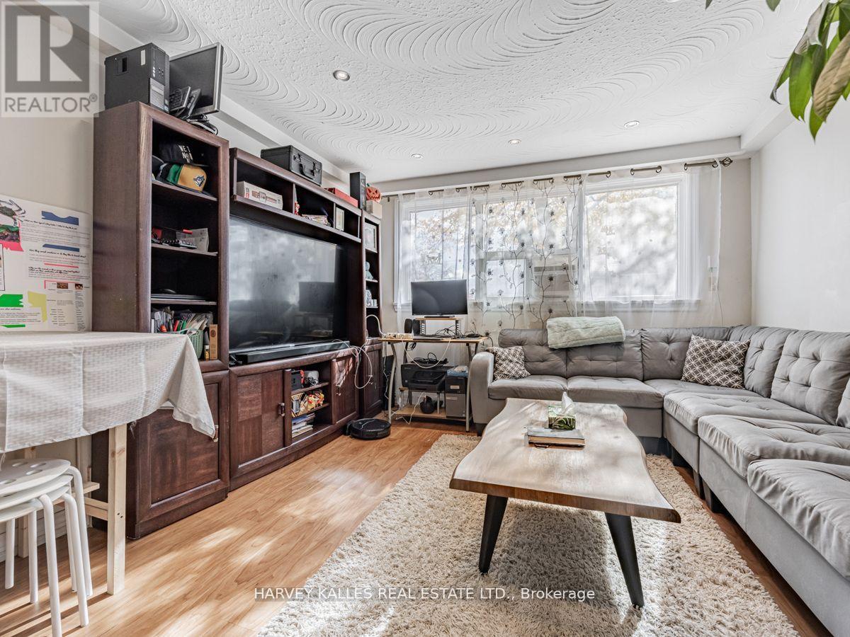 6 Carrington Avenue Property Photo 3