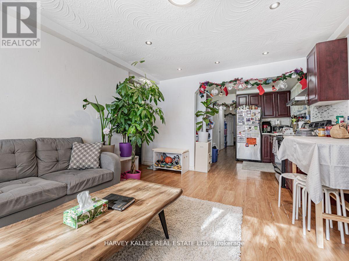 6 Carrington Avenue Property Photo 4