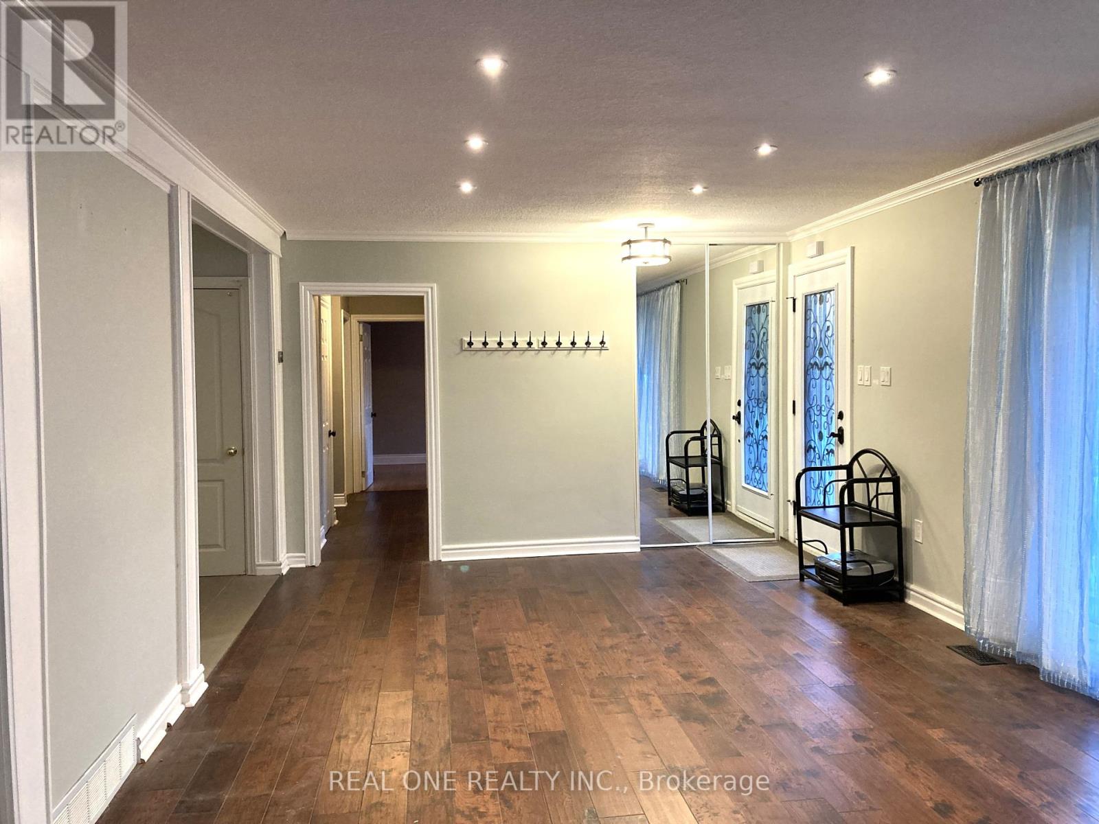 12 Lyndfield Crescent Property Photo 3