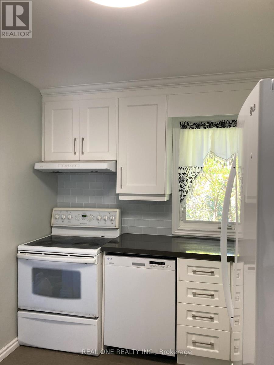 12 Lyndfield Crescent Property Photo 6