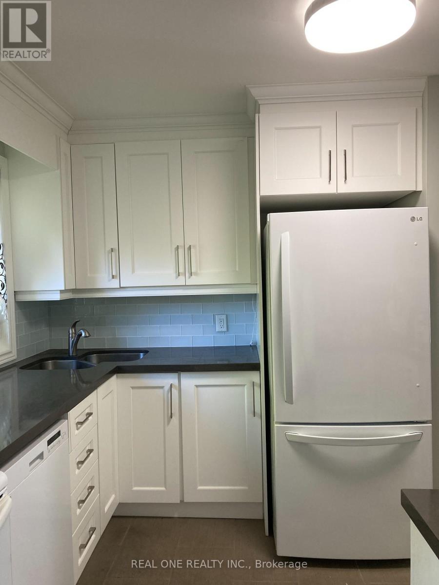 12 Lyndfield Crescent Property Photo 8