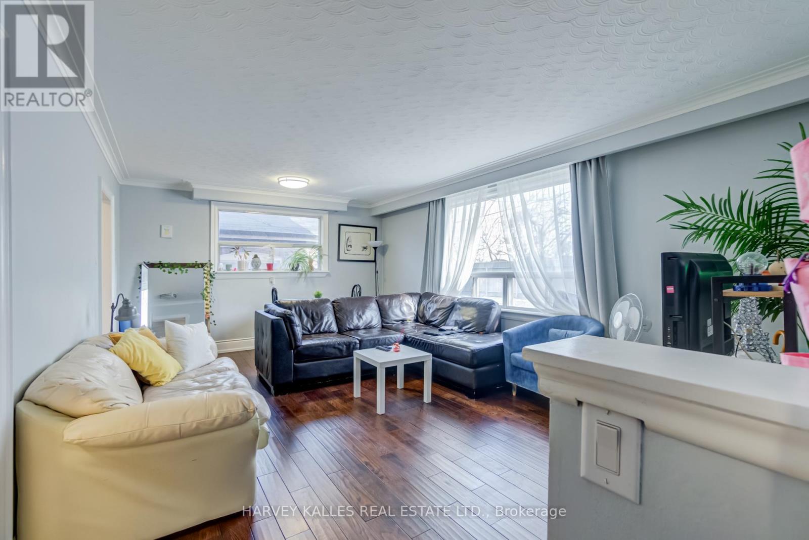 72 Mendota Road Property Photo 2