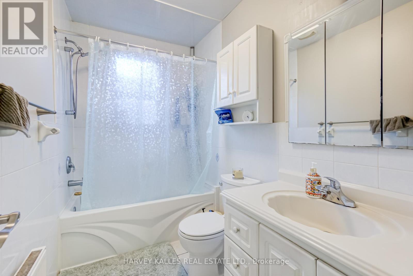 72 Mendota Road Property Photo 7