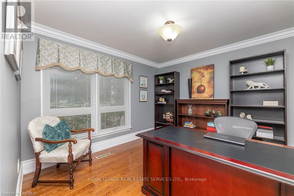 2123 Kawartha Crescent Property Photo 7