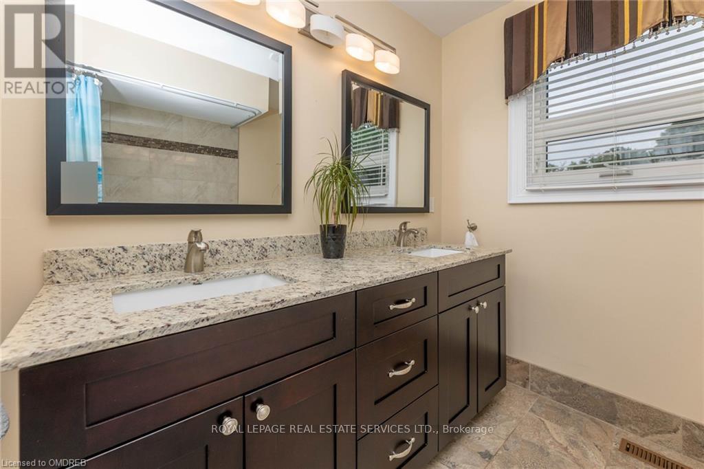 2123 Kawartha Crescent Property Photo 23