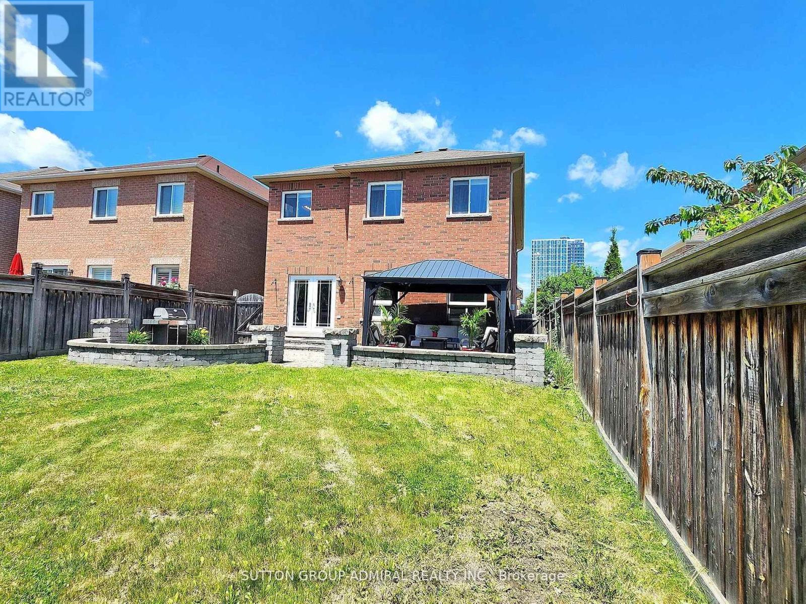 13 Fallgate Drive Property Photo 4