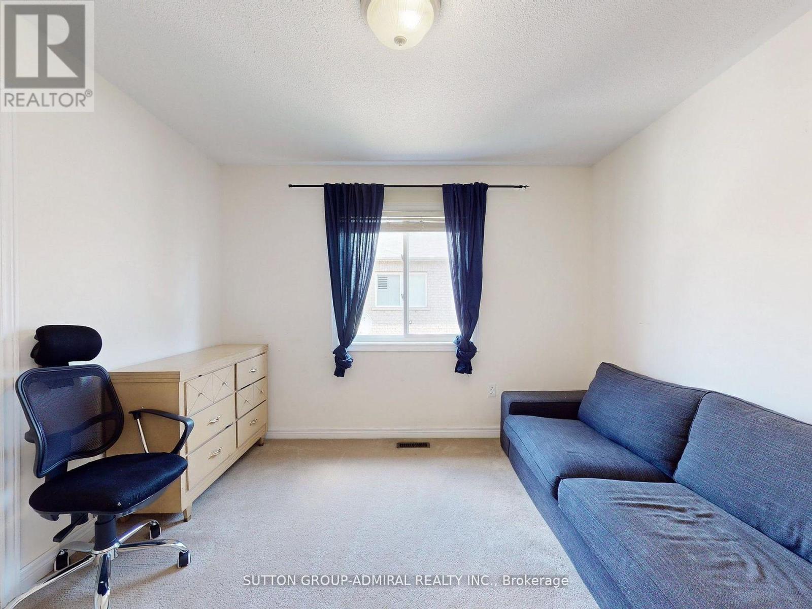 13 Fallgate Drive Property Photo 18