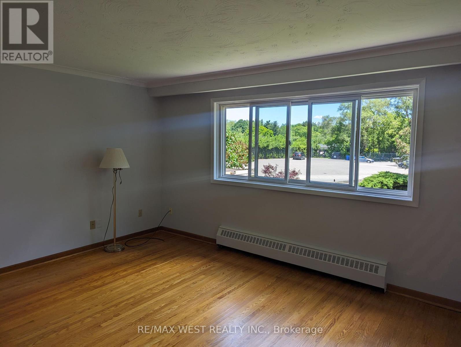 50-52 Peter Street N Property Photo 6