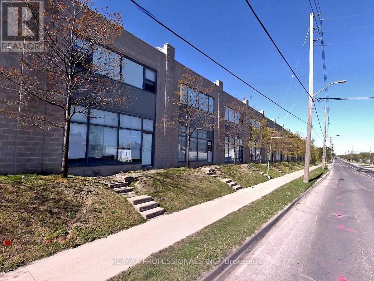 34 - 300 NEW TORONTO STREET Property Photo 1