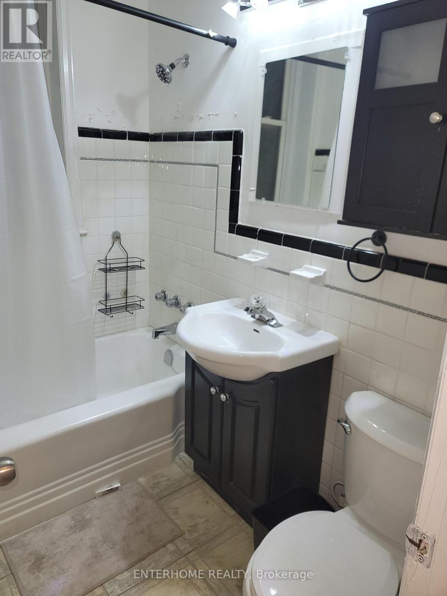 2 - 51 Queen Street E Property Photo 5