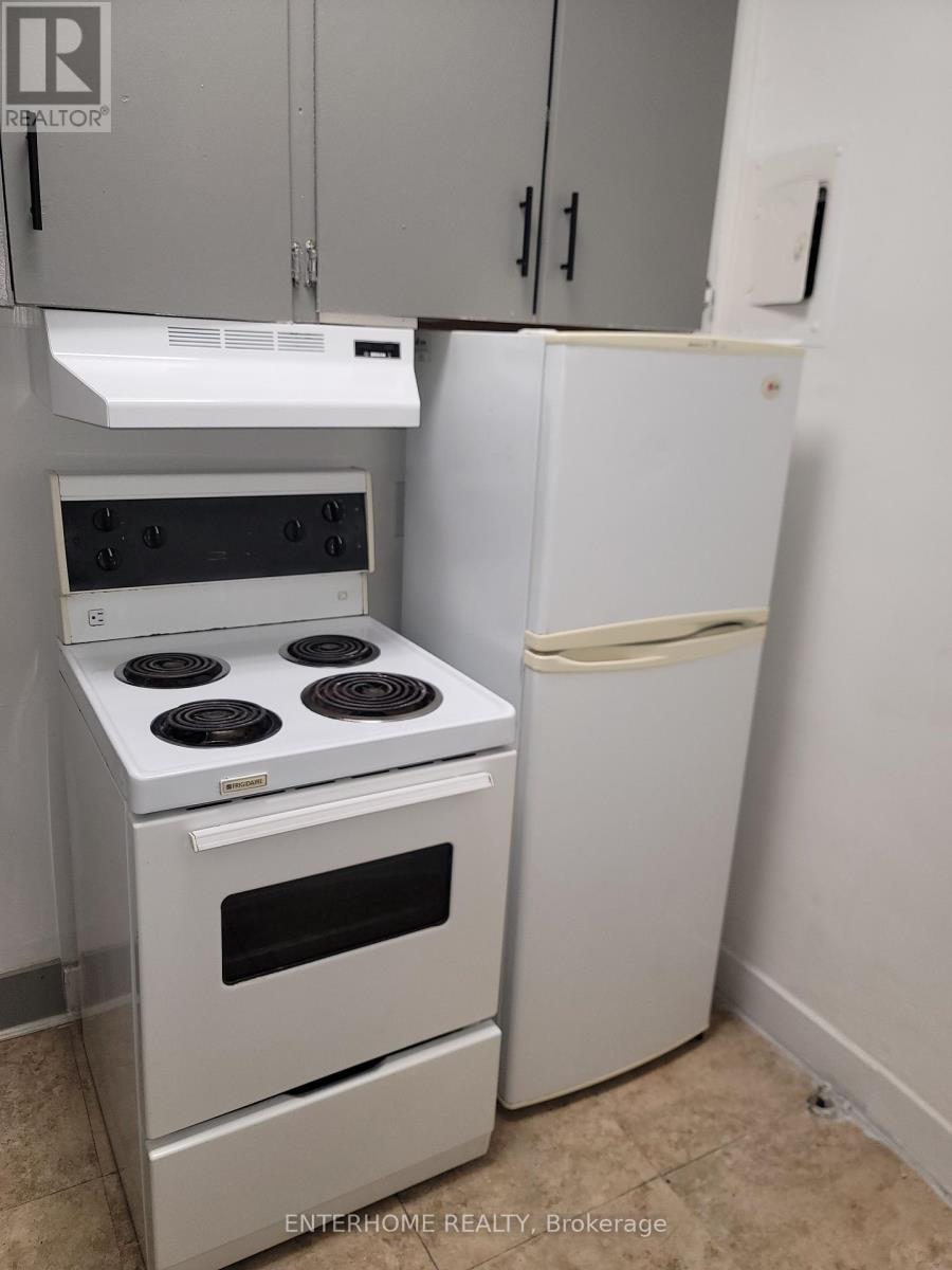 3 - 51 Queen Street E Property Photo 3