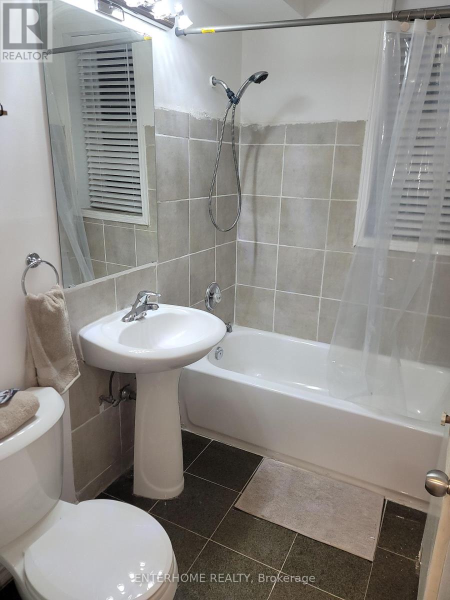 3 - 51 Queen Street E Property Photo 4
