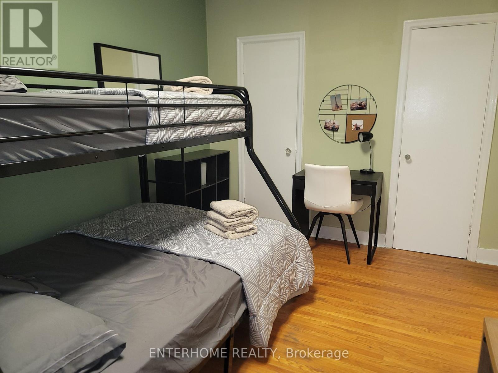 3 - 51 Queen Street E Property Photo 6