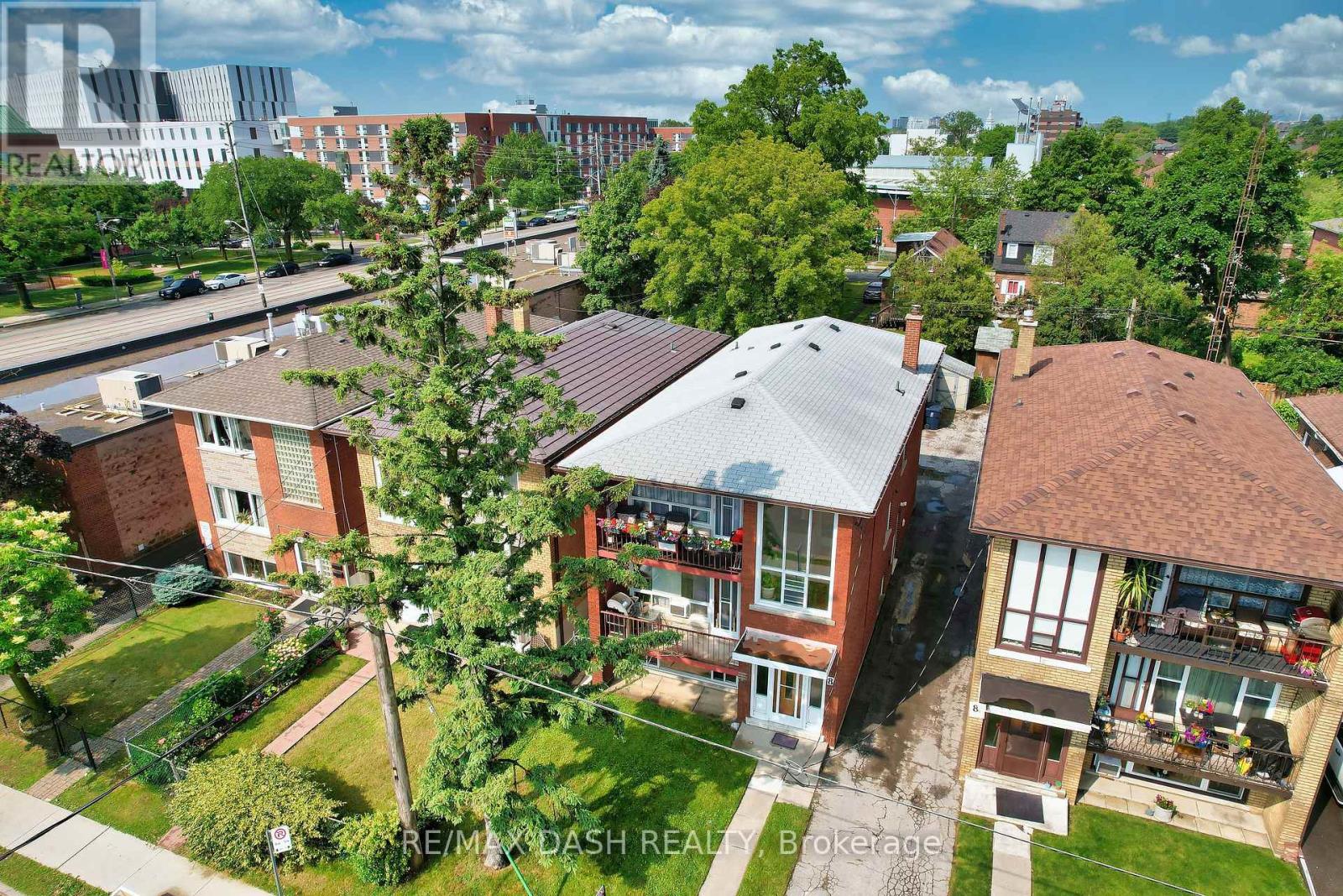 8 Nineteenth Street Property Photo 2