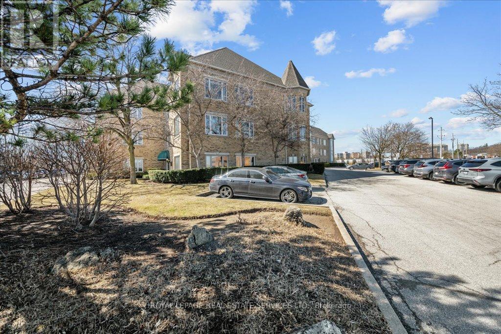 200 - 414 North Service Road E Property Photo 2