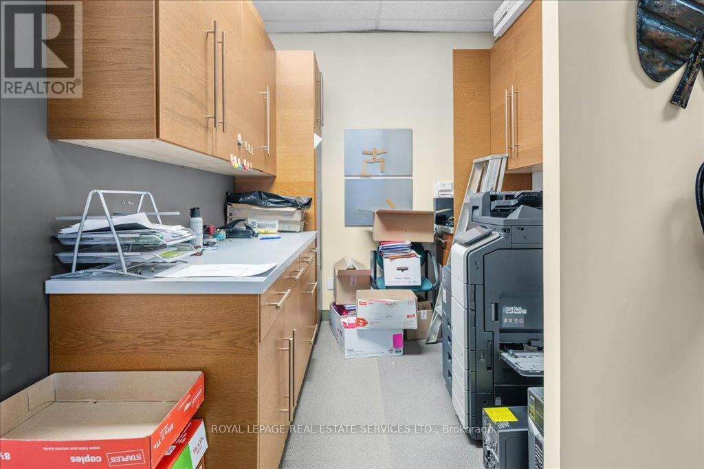 200 - 414 North Service Road E Property Photo 20