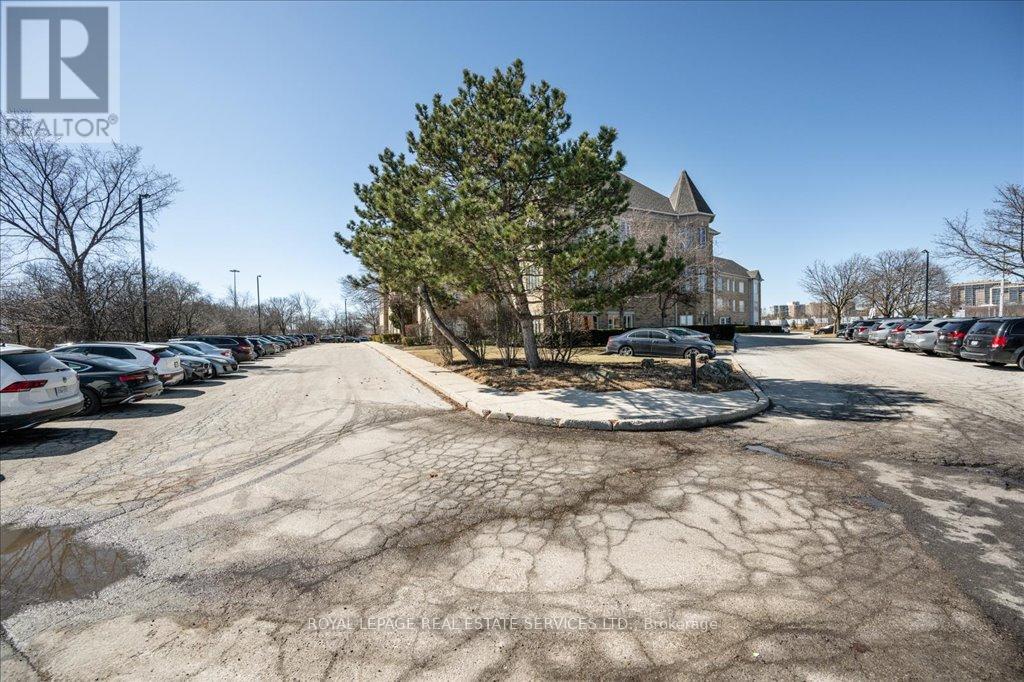 200 - 414 North Service Road E Property Photo 32