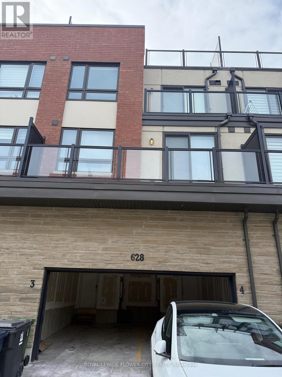 628 Rexdale Blvd Property Photo
