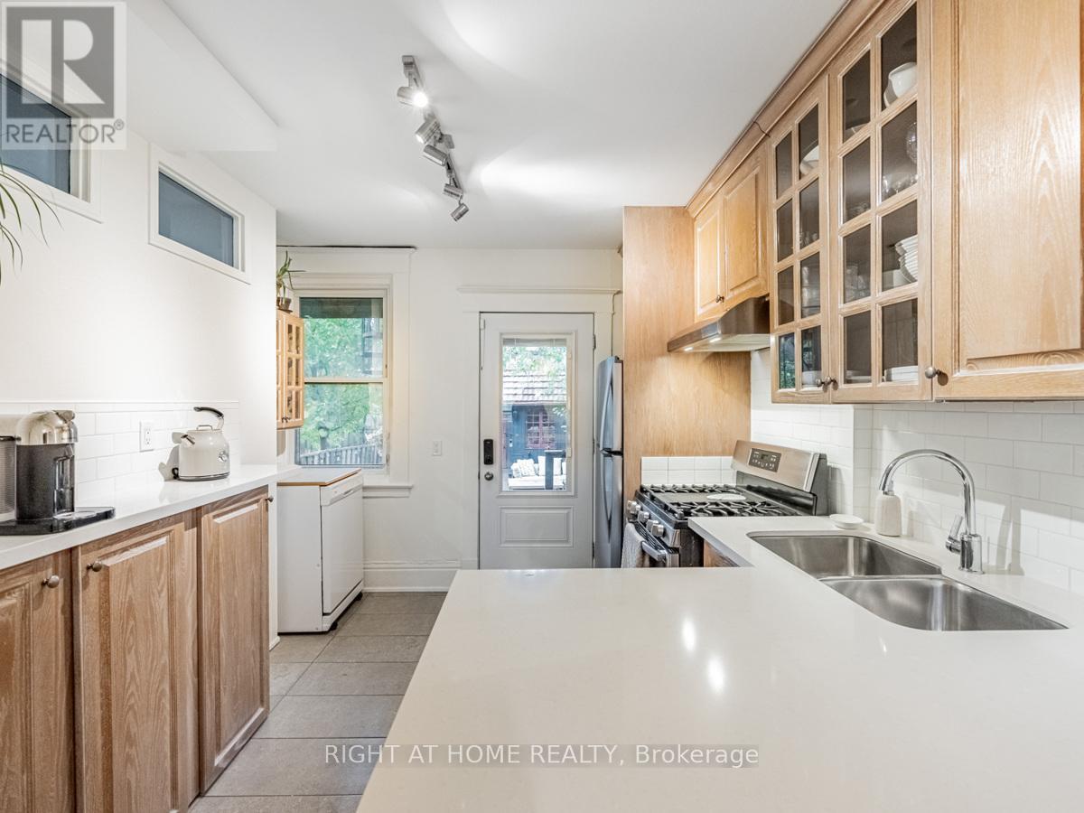 547 Saint Clarens Avenue Property Photo 8