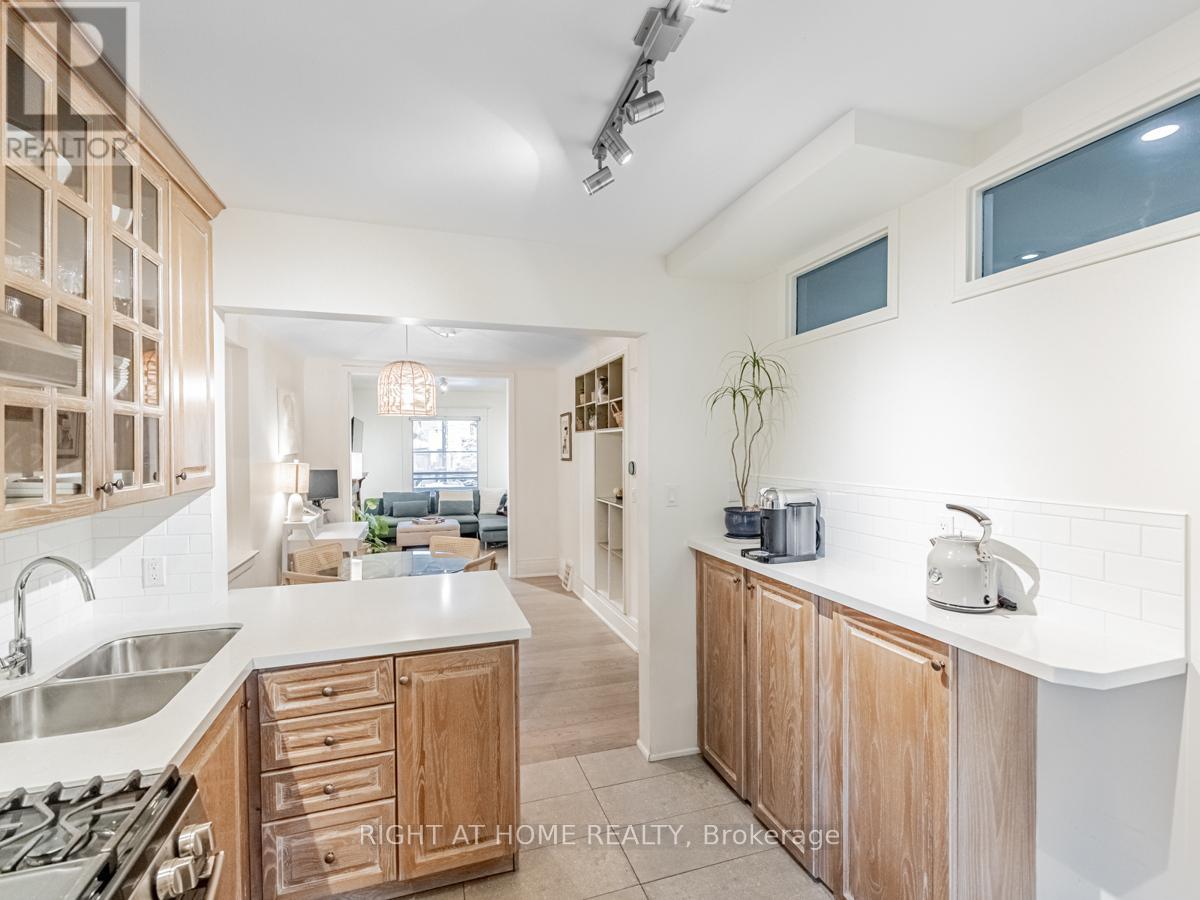 547 Saint Clarens Avenue Property Photo 11