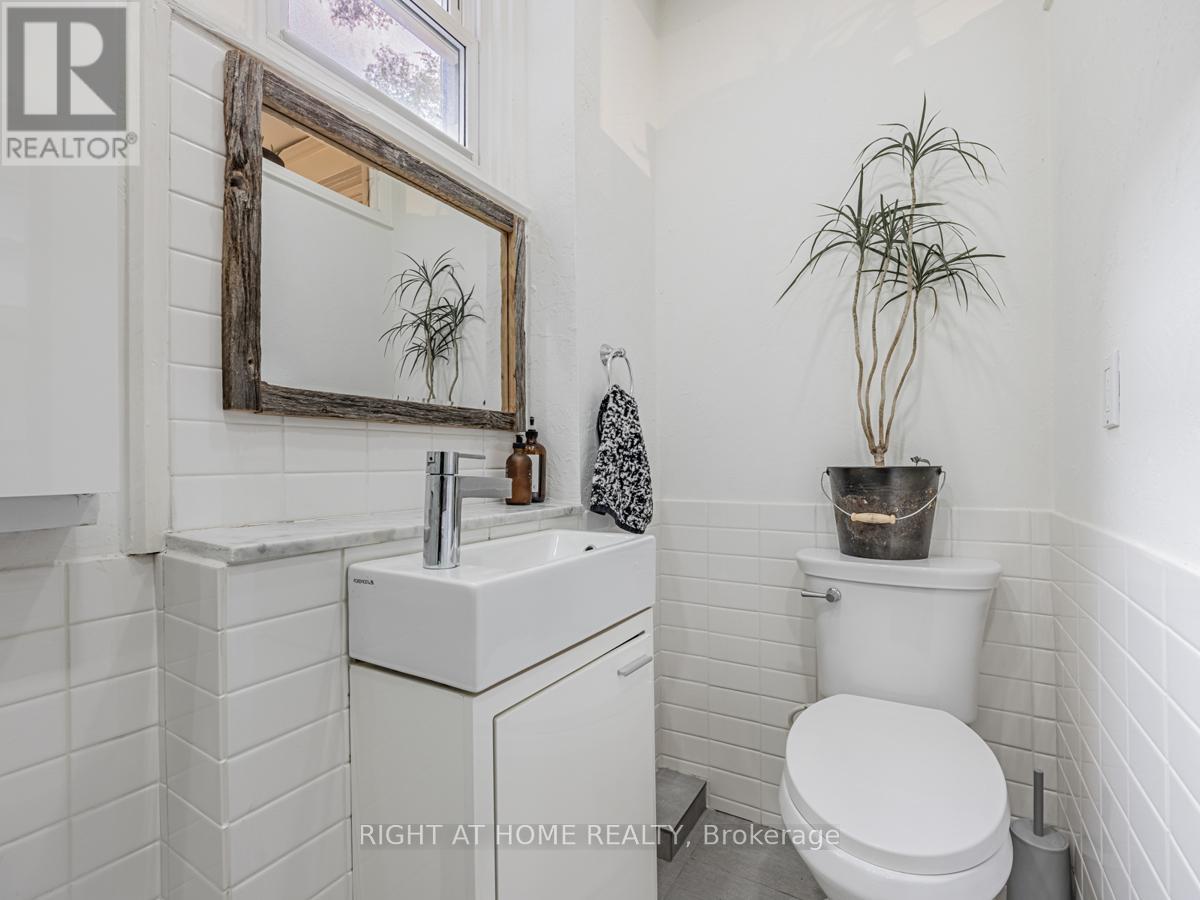 547 Saint Clarens Avenue Property Photo 13