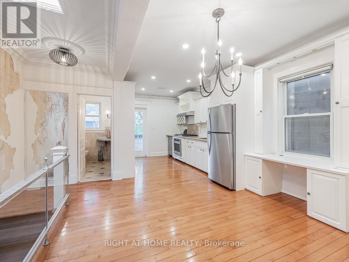 547 Saint Clarens Avenue Property Photo 15