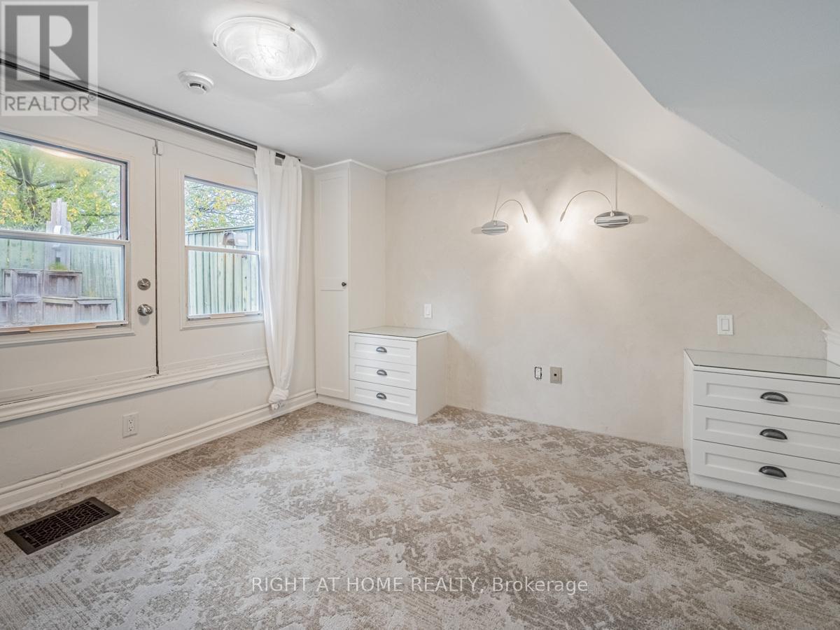 547 Saint Clarens Avenue Property Photo 23