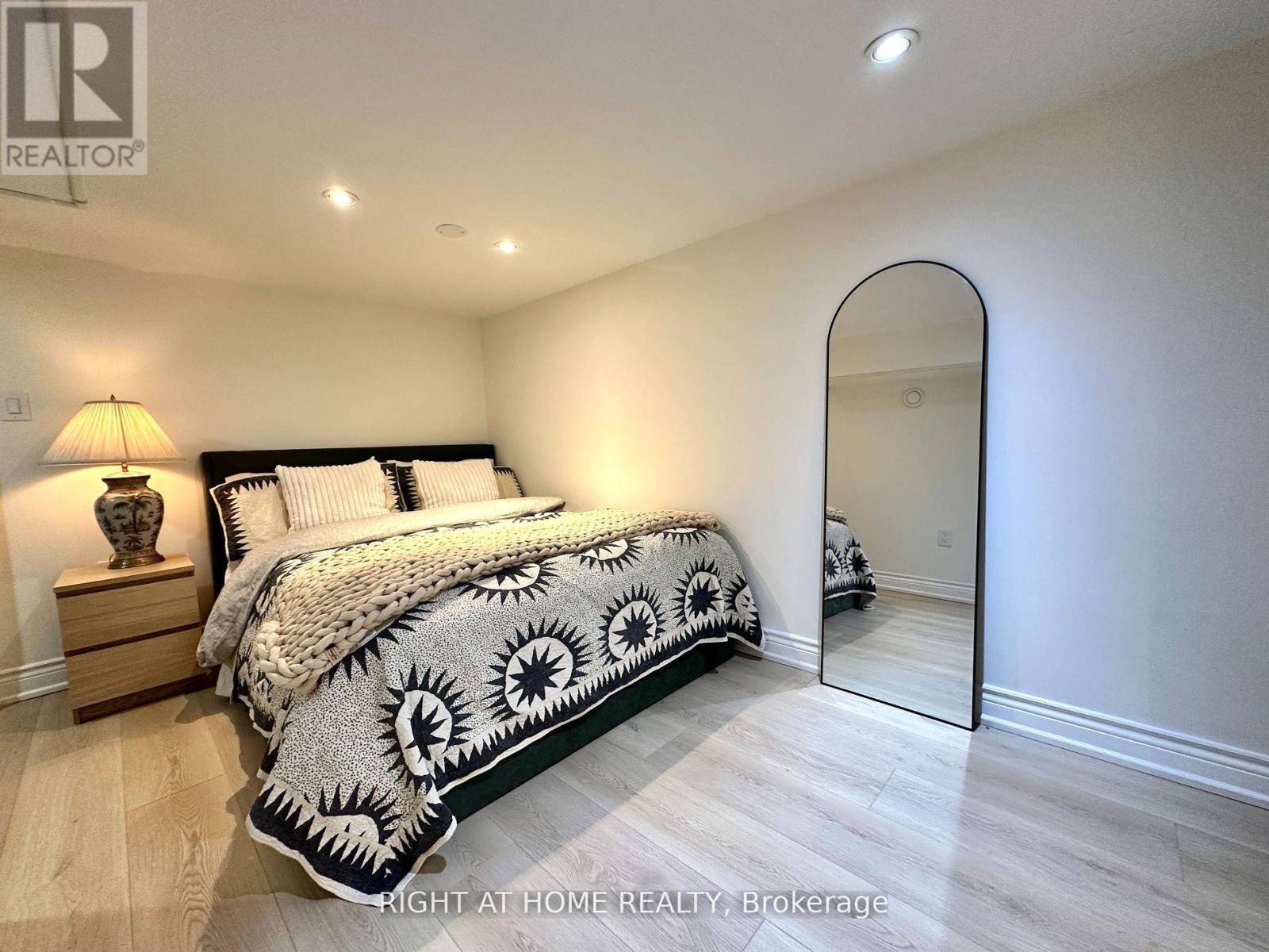 547 Saint Clarens Avenue Property Photo 27