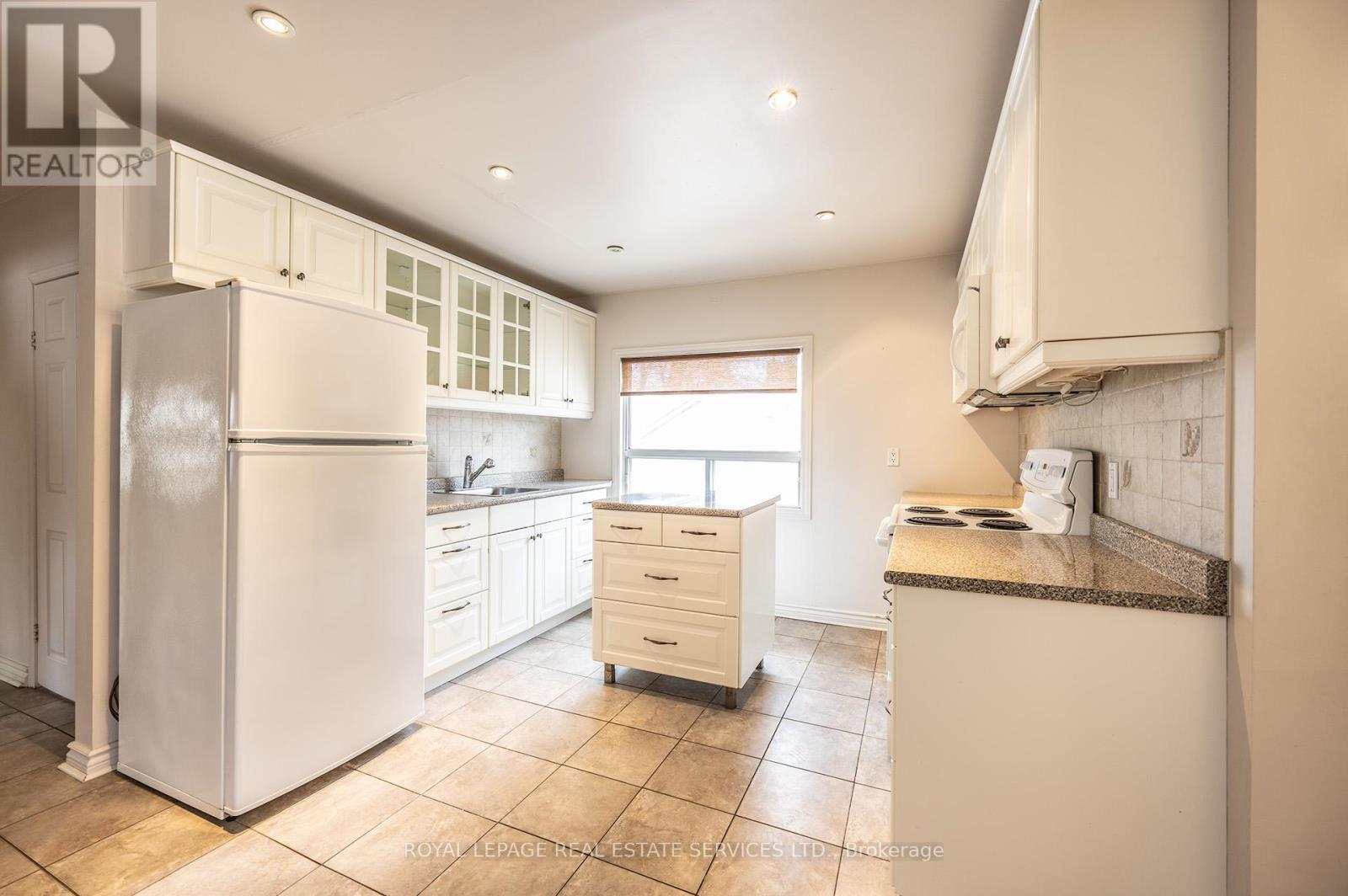 1361 Kenmuir Avenue Property Photo 10