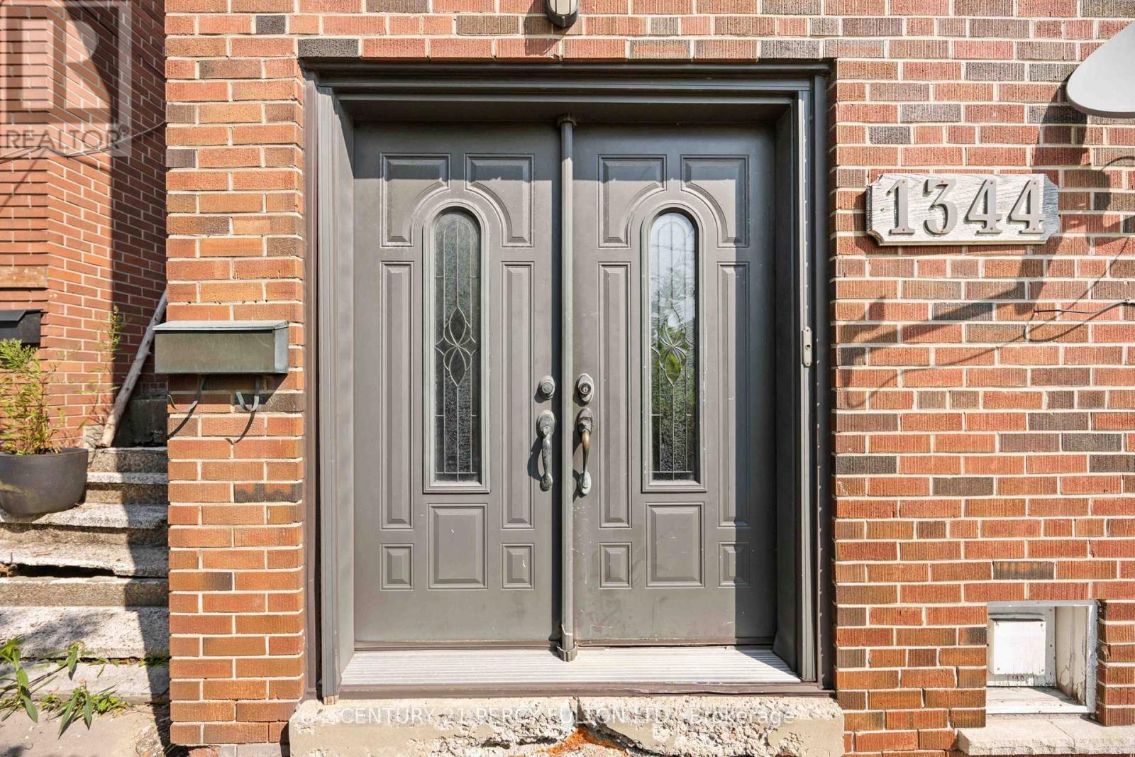 1344 Davenport Road Property Photo 2
