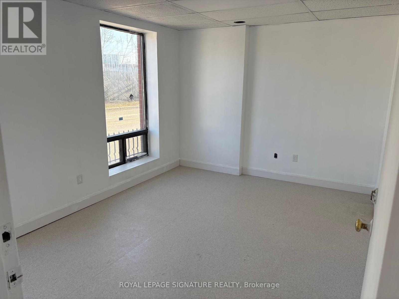 3 - 52 Airview Road Property Photo 4