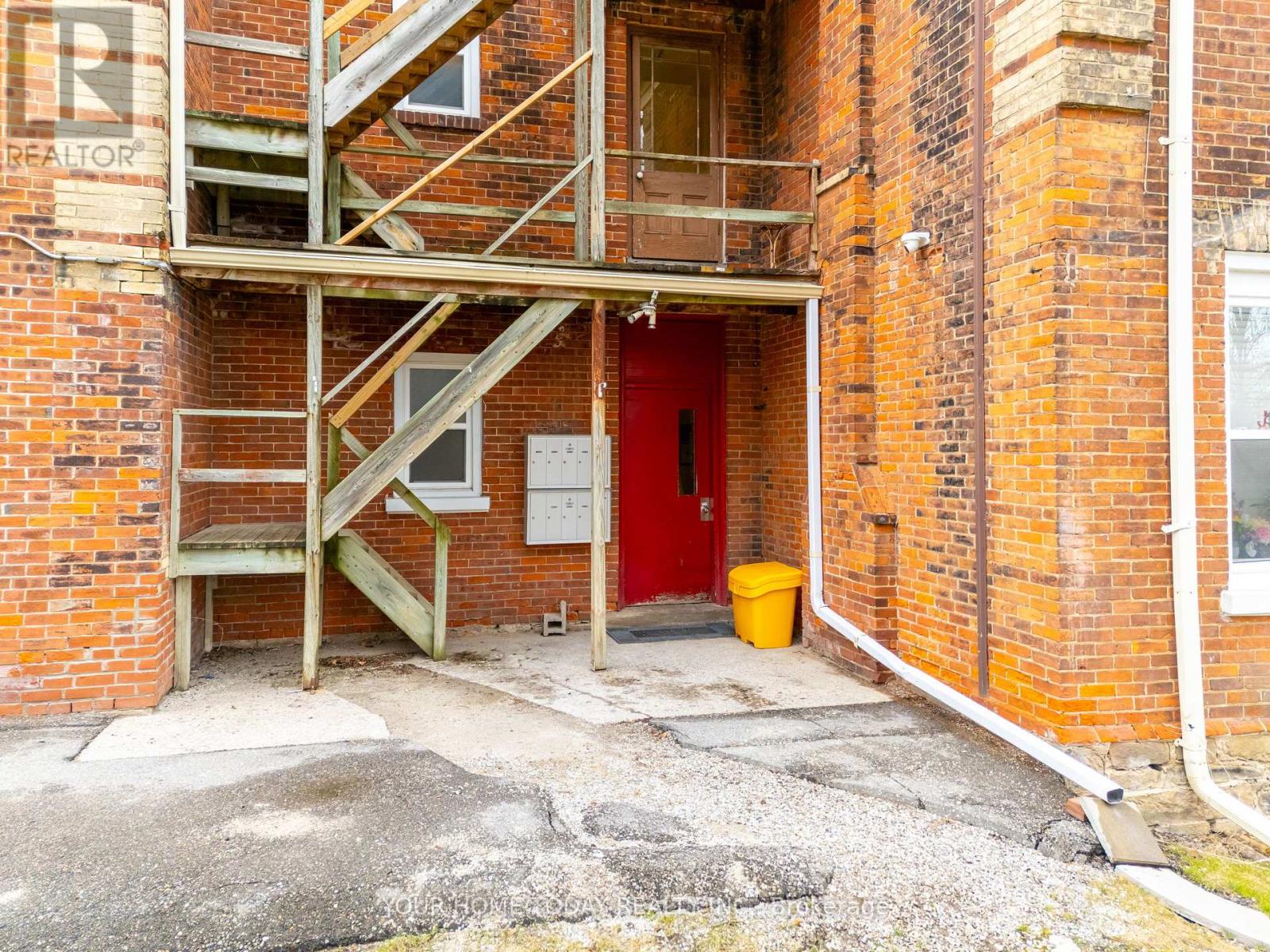 36 Market Street Property Photo 15