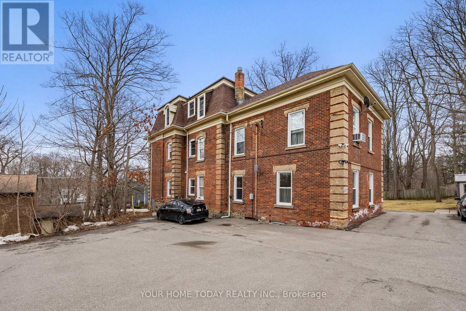 36 Market Street Property Photo 17