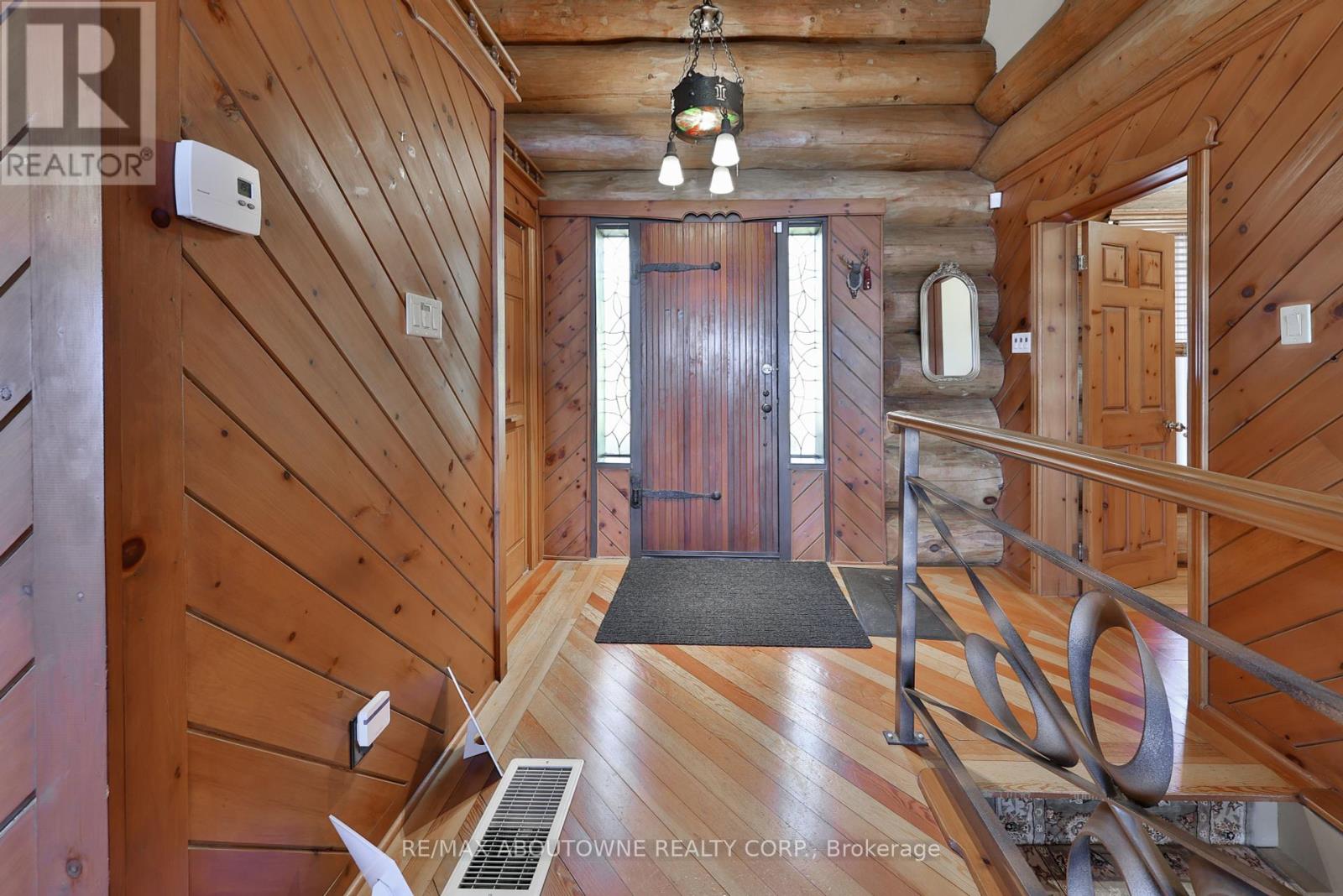 270 North Shore Boulevard E Property Photo 6