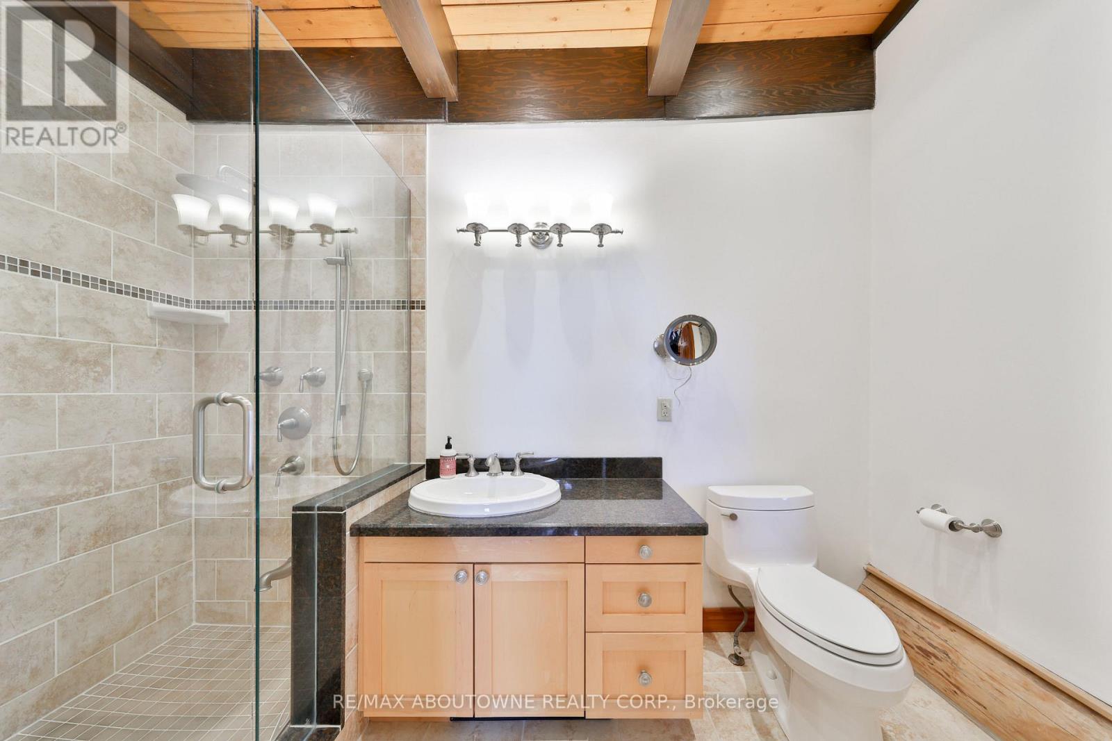 270 North Shore Boulevard E Property Photo 28